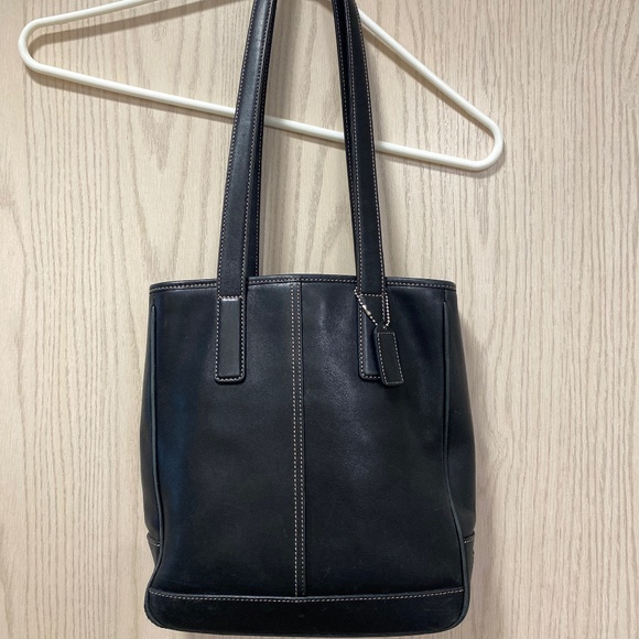 ******SOLD****Coach  Black Leather Shoulder Bag - Picture 1 of 10